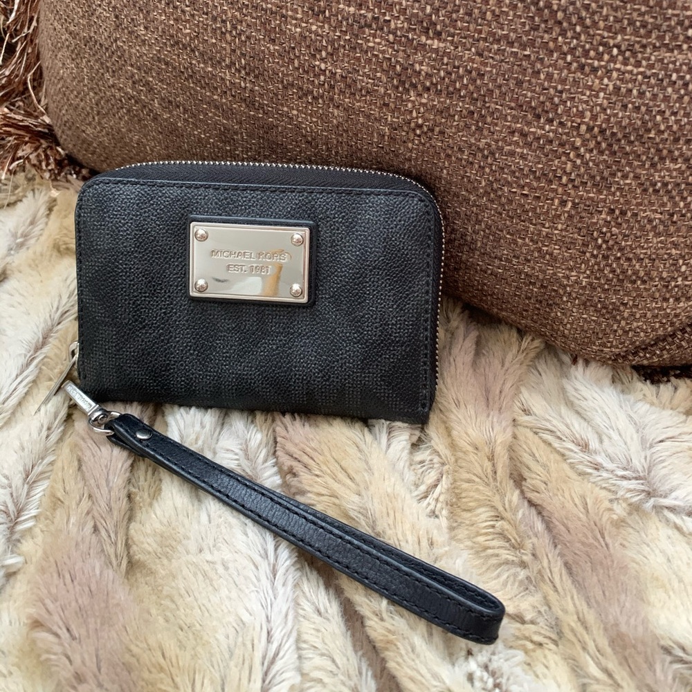 Michael Kors Black Monogram Wristlet Zippy Wallet